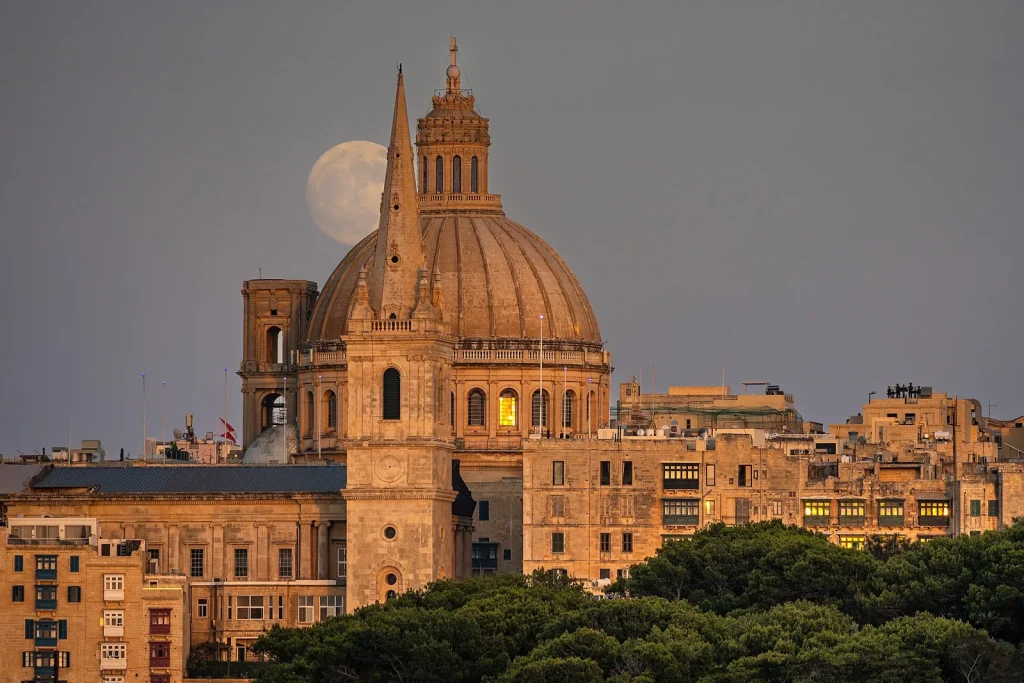 Vue de La Valette depuis Gżira, Malte, siège de nombreux opérateurs MGA