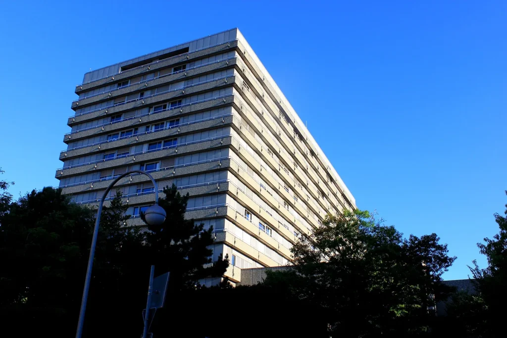 Façade du bâtiment hospitalier du CHUV à Lausanne